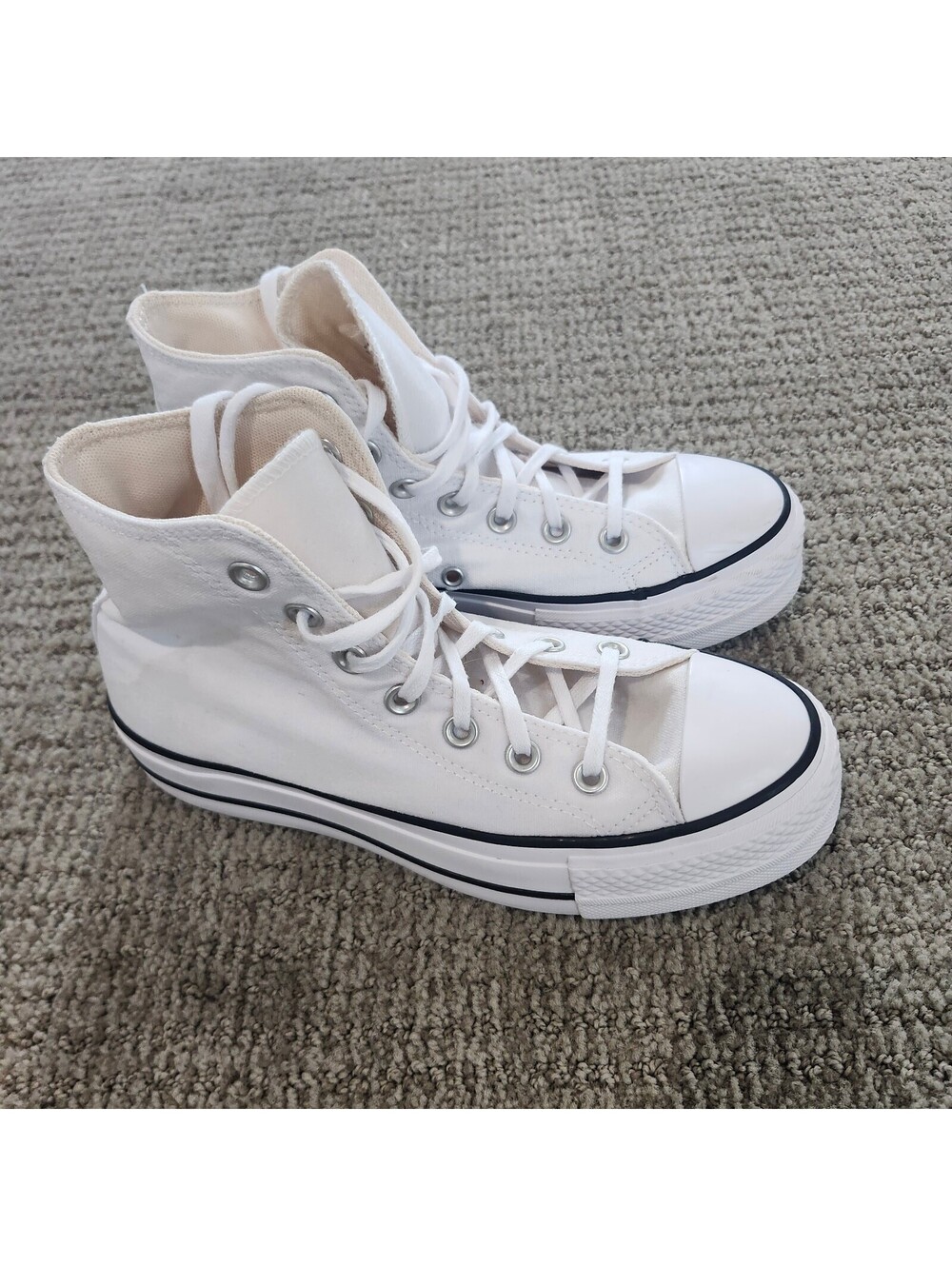 Converse Chuck Taylor All Star White High Top Sneakers Size 6.5 Women